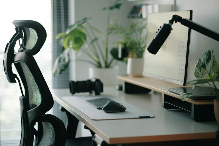 Tips for Creating an Inviting and Functional Home Office Space